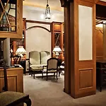 Hotel De Vendome